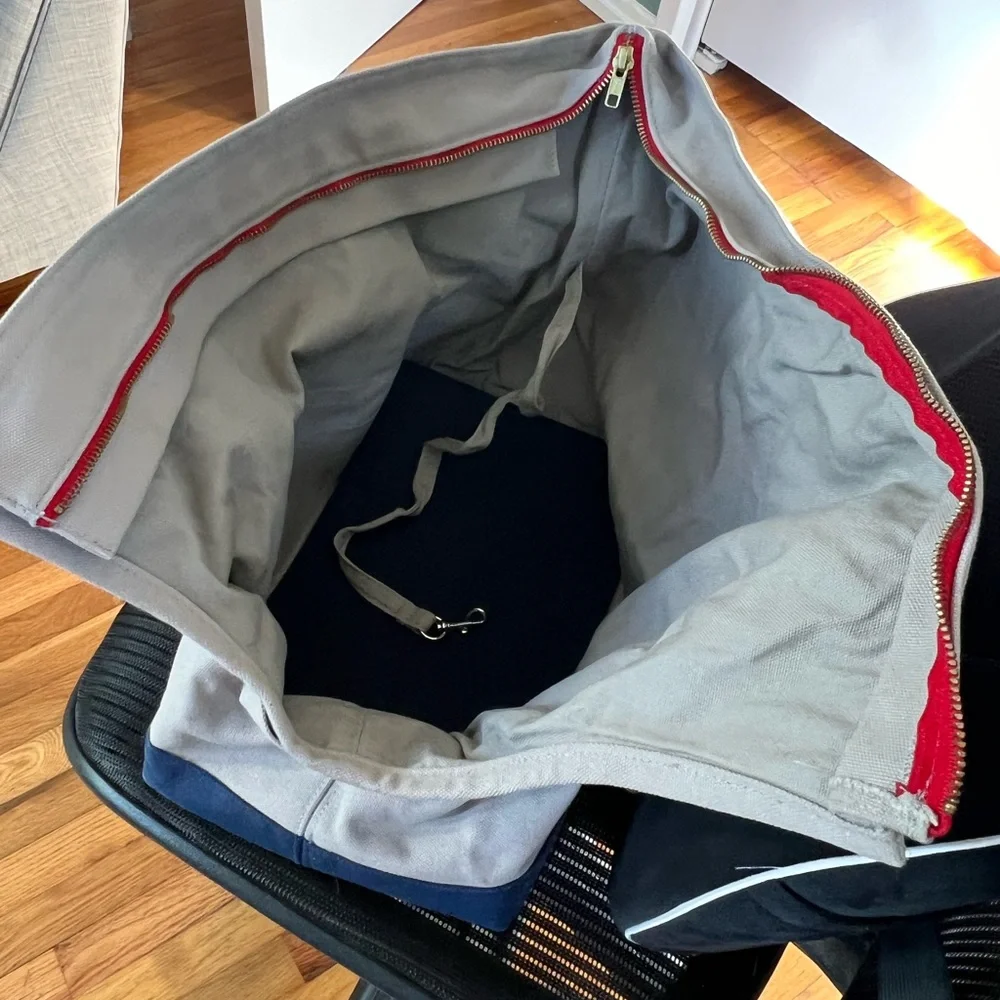 love and beast navy and gray dog carrier. ❍ Large 17